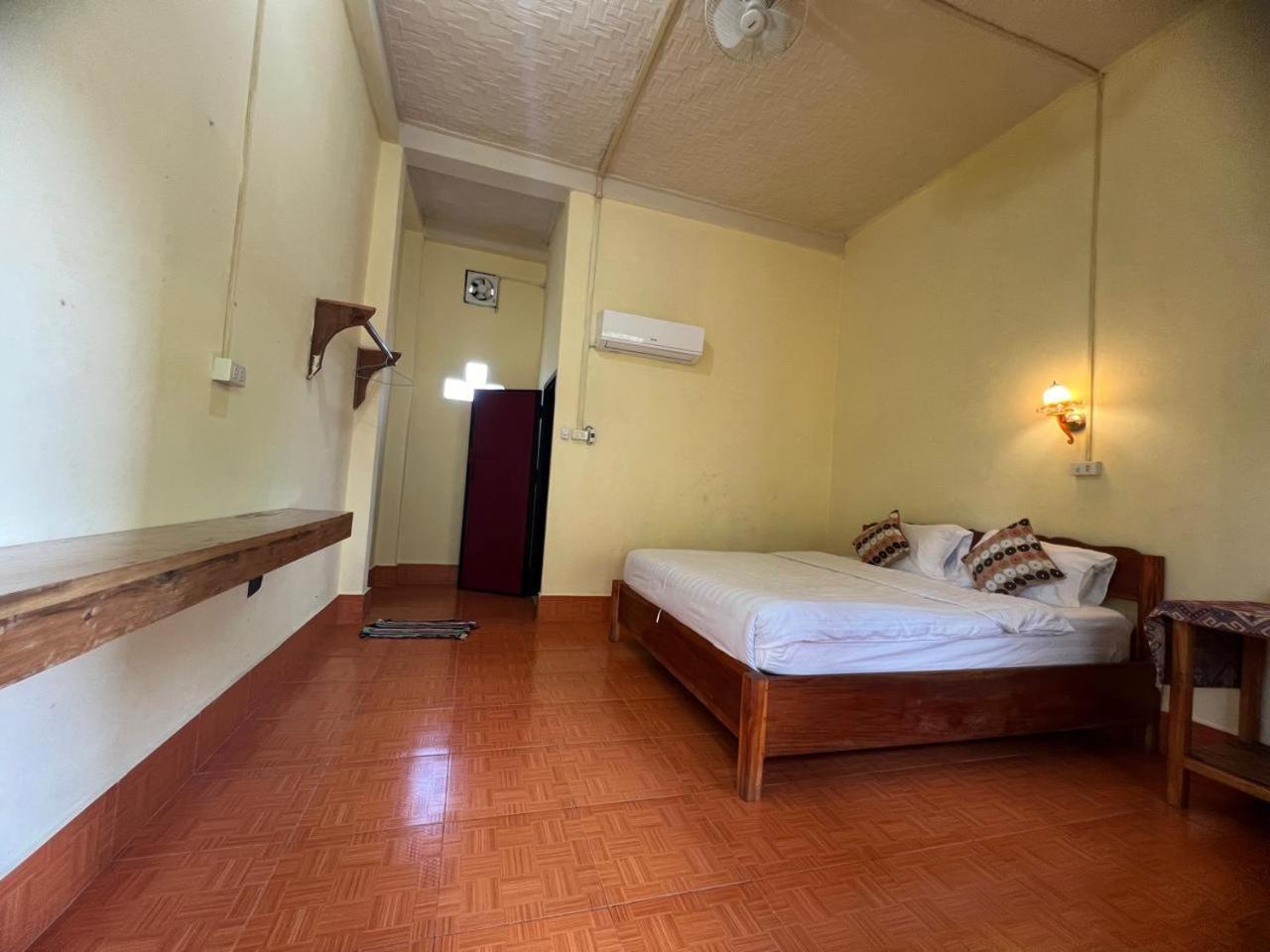 Meexai Guesthouse Nong Khiaw Екстер'єр фото