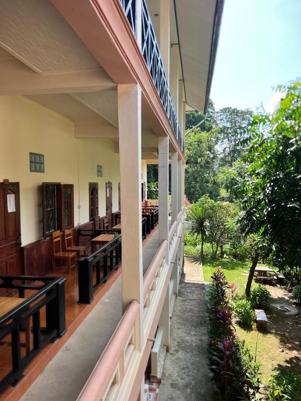 Meexai Guesthouse Nong Khiaw Екстер'єр фото