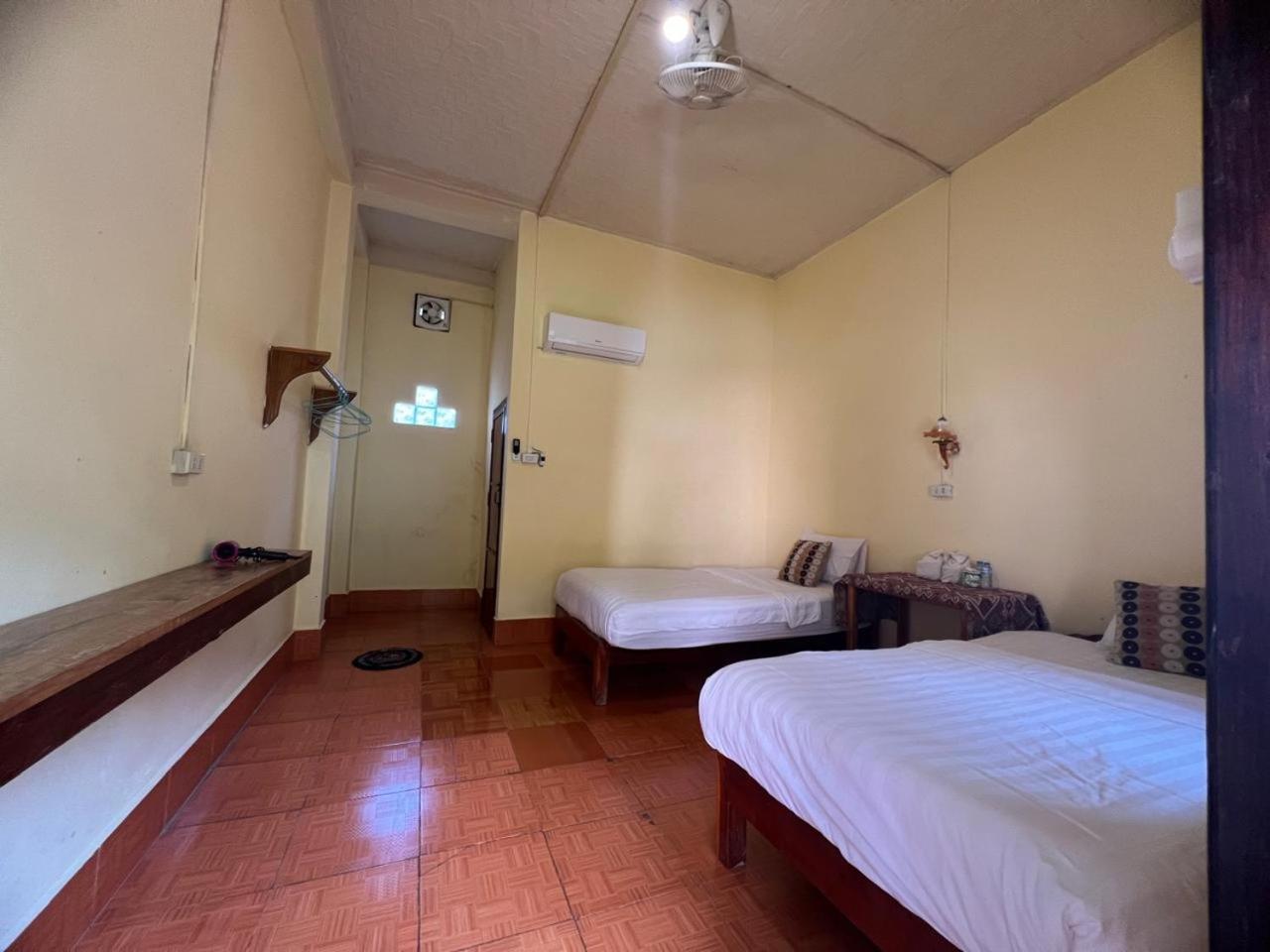 Meexai Guesthouse Nong Khiaw Екстер'єр фото
